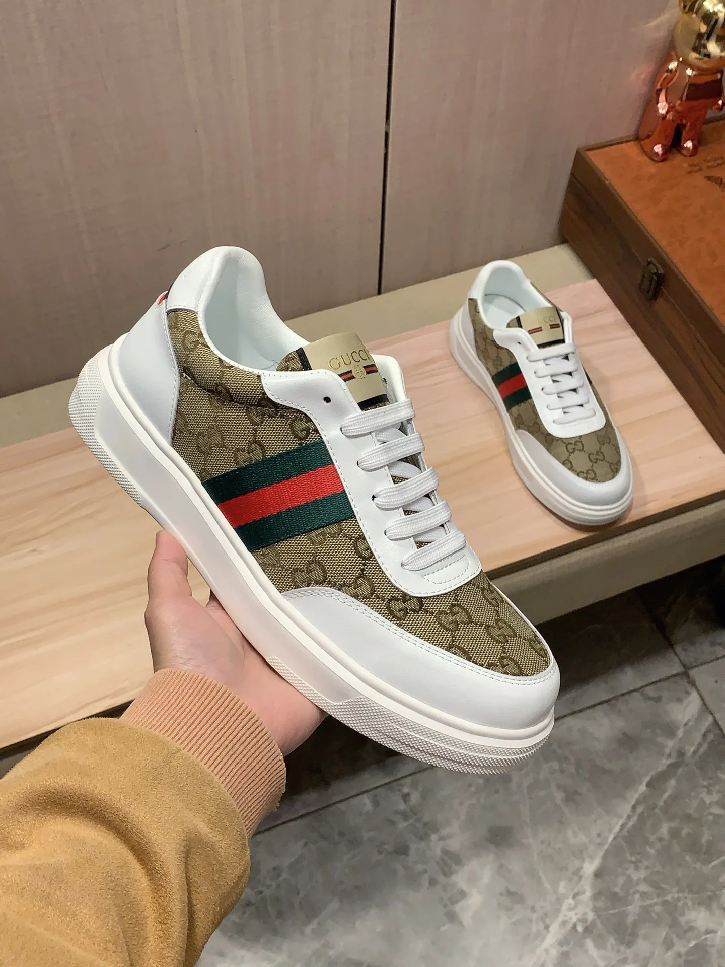 Men's Men's Shoes💰420💰💰🎩🎩[Lightning][Lightning] "Gucci*" The latest and most popular casual shoes, top brand [seduce] luxury ~ purchasing agency, top ~ quality. [Strong] The upper is made of imported breathable cowhide with material ➕ breathable sheepskin feet (•) and fine workmanship. The original stylish and stylish soft rubber wear-resistant and non-slip outsole is light and comfortable on the feet. The real thing looks better when photographed in person. 111: code: 38-44, 3️⃣ colors selected